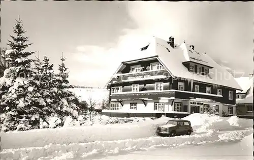Hinterzarten Gaestehaus Berne Auto im Schnee Kat. Hinterzarten