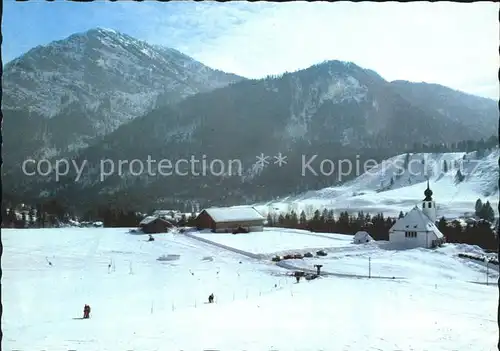 Weissbach Alpenstrasse Skifahrer Kirche Kat. Schneizlreuth