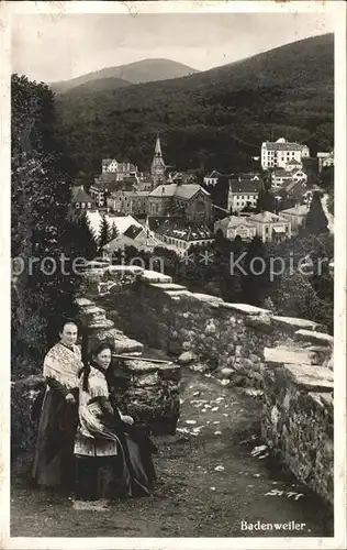 Badenweiler mit Frauen in Tracht Kat. Badenweiler