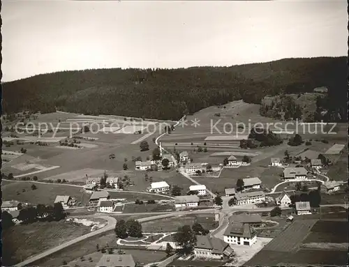 Haeusern Schwarzwald Fliegeraufnahme Kat. Haeusern