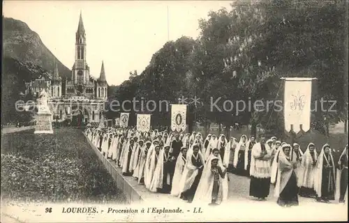 Lourdes Hautes Pyrenees Procession Espanade Kat. Lourdes
