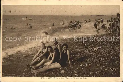 Dieppe Seine Maritime Plage a l heure du bain Bademode Kat. Dieppe