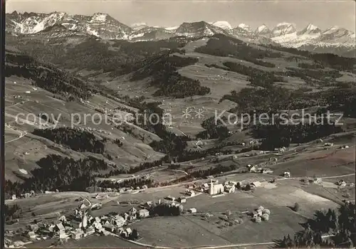 Hemberg SG Panorama mit Churfirsten Fliegeraufnahme / Hemberg /Bz. Toggenburg