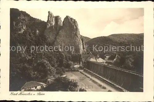 Bad Muenster Stein Ebernburg Blick auf Baederhaus und Rheingrafenstein / Bad Muenster am Stein-Ebernburg /Bad Kreuznach LKR