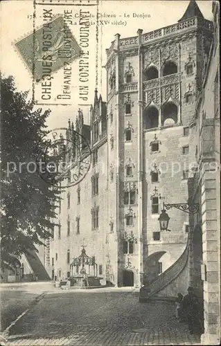 Nantes Loire Atlantique Cour du Chateau Donjon Loggia XV siecle Stempel auf AK Kat. Nantes