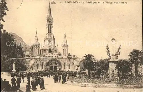Lourdes Hautes Pyrenees Basilique et la Vierge couronnee Kat. Lourdes