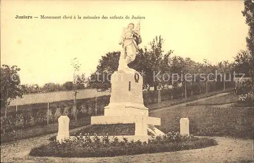 Juziers Monument eleve a la memoire des enfants de Juziers Kat. Juziers