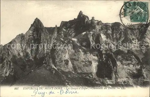 Mont Dore Puy de Dome Gorges d Enfer Cheminees du Diable Stempel auf AK Kat. Mont Dore