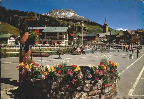 Lech Vorarlberg Ortspartie mit Blick auf das Karhorn Brunnen Kat. Lech