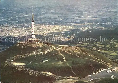 Puy de Dome Sommet Observatoire Centre d emission de la Television vue aerienne Kat. Neuville