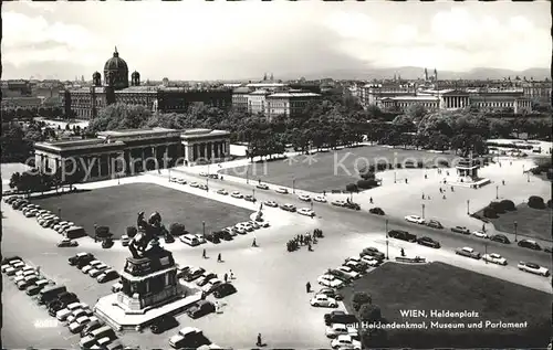 Wien Haldenplatz mit Haldendenkmal Museum und Parlament Kat. Wien