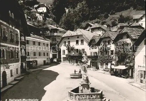 Hallstatt Salzkammergut Marktplatz mit Brunnen Kat. Hallstatt