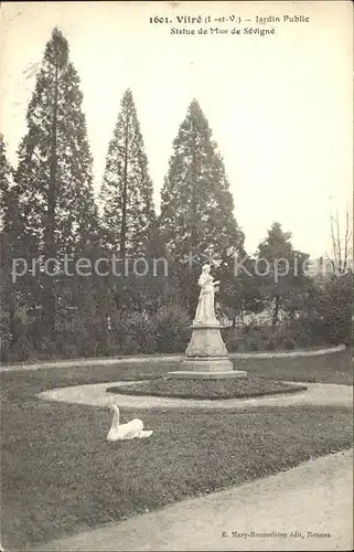 Vitre d Ille et Vilaine Jardin Public Statue de Mme de Sevigne Monument Kat. Vitre