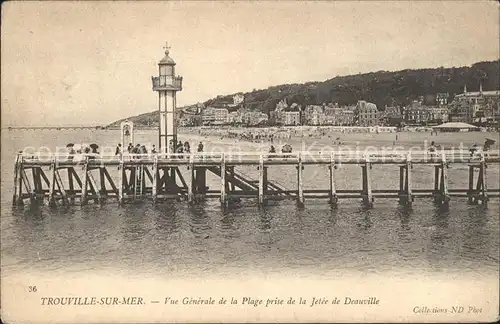 Trouville sur Mer Vue generale de la Plage prise de la Jetee de Deauville Phare Kat. Trouville sur Mer