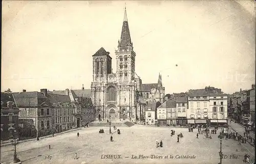 Lisieux Place Thiers et la Cathedrale Kat. Lisieux