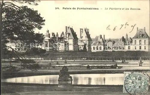 Fontainebleau Seine et Marne Palais Le Parterre et les Bassins Stempel auf AK Kat. Fontainebleau