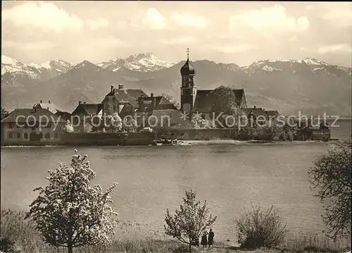 Wasserburg Bodensee Ortsansicht mit Kirche und Alpen Panorama Kat. Wasserburg (Bodensee)