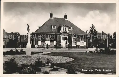 Beverwijk Oude Raadhuis Statue Kat. Beverwijk