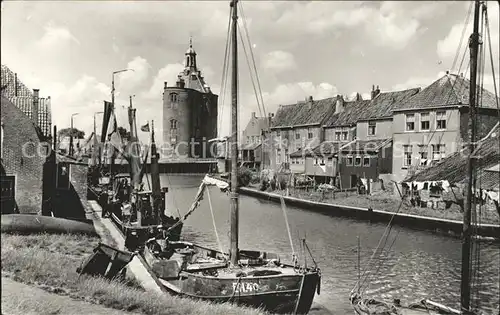 Enkhuizen Drommedaris tussen Eiland en Zuiderspui Fischerboot Kat. Enkhuizen