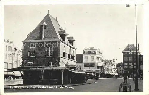 Leeuwarden Nieuwestad met Oude Waag Kat. Leeuwarden