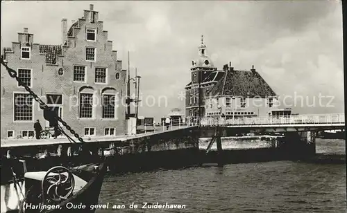 Harlingen Friesland Oude gevel aan de Zuiderhaven Kat. Harlingen