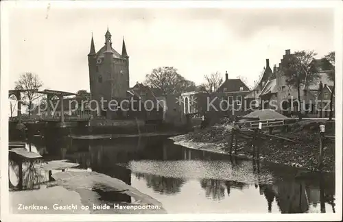 Zierikzee Gezicht op beide Havenpoorten Kat. Zierikzee