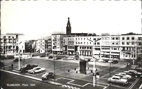 Nijmegen Plein 1944 Kirche Autos  Kat. Nimwegen Nijmegen