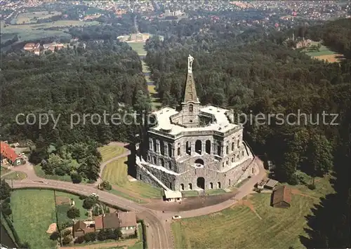 Wilhelmshoehe Kassel mit Blick auf Herkules und Park Fliegeraufnahme Kat. Kassel