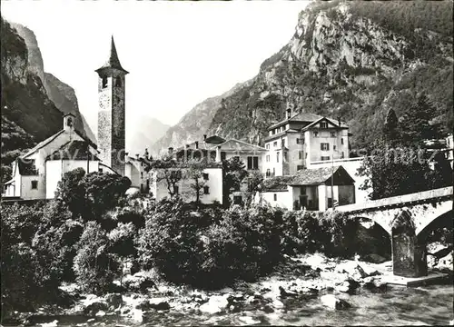 Bignasco Ortsblick mit Bruecke Kat. Bignasco