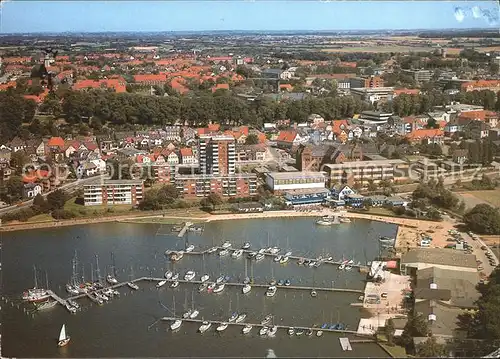 Schleswig Holstein Hotel Strandhalle mit Bootshafen Fliegeraufnahme / Schleswig /Schleswig-Flensburg LKR