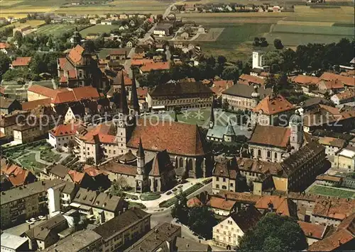 Altoetting Kapellplatz und Basilika Fliegeraufnahme Kat. Altoetting