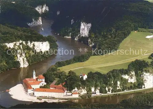 Weltenburg Kelheim Benediktinerabtei mit Donaudurchbruch Fliegeraufnahme Kat. Kelheim