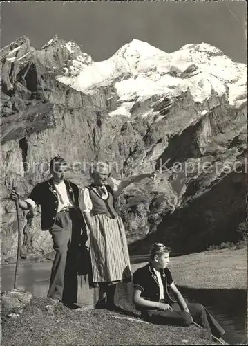 Oeschinen Wanderer wandern Kat. Oeschinenhorn