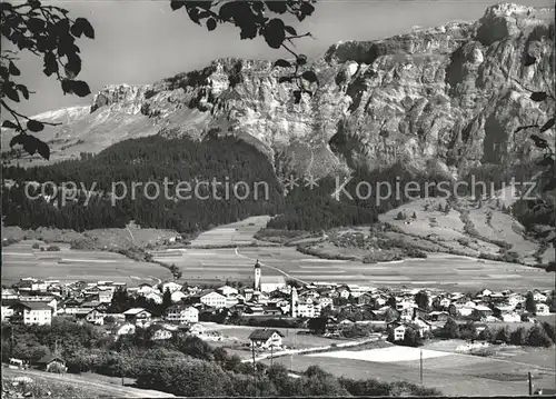 Flims Dorf mit Flimserstein Kat. Flims Dorf