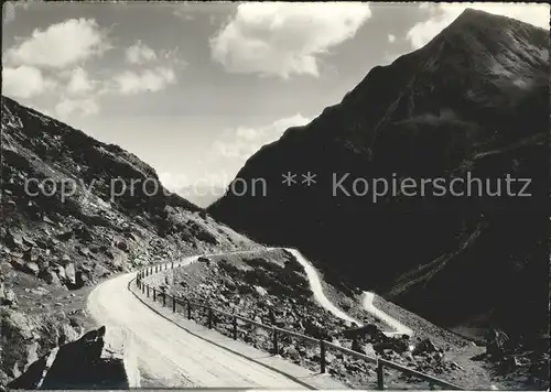 Flueela Pass mit Kehren von Chantsura Kat. Flueela