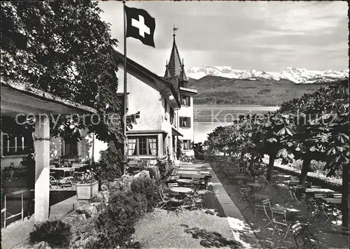 Meilen Hoehenrestaurant Luft Gartenterrasse Schweizer Flagge Zuerichsee Alpenpanorama Kat. Meilen