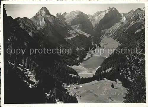 Bruelisau Saemtisersee mit Altmann und Saentis Appenzeller Alpen Kat. Bruelisau