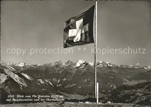 Piz Scalottas Panorama Blick auf Berguenerstoecke Oberhalbstein Schweizer Flagge Kat. Piz Scalottas