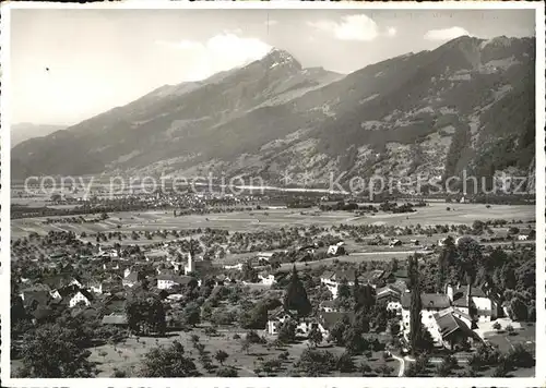 Malans GR Panorama mit Calanda Buendner Alpen / Malans /Bz. Landquart