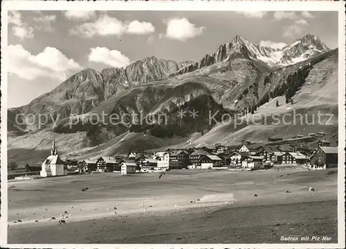 Sedrun Gesamtansicht mit Piz Ner im Sommer Glarner Alpen Kat. Sedrun