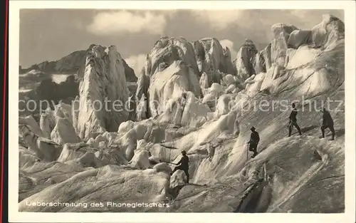 Rhonegletscher Glacier du Rhone ueberschreitung des Rhonegletschers Kat. Rhone