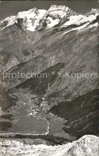 Saas Fee Laengenfluh Blick ueber den Feegletscher Fletschhorn Laquinhorn Walliser Alpen Kat. Saas Fee