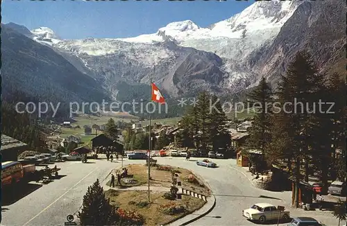 Saas Fee Strassenterminus Flagge Feegletscher Allalinhorn Alphubel Taeschhorn Walliser Alpen Kat. Saas Fee