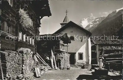 Ferden Dorfplatz mit Bietschhorn Berner Alpen Loetschental Kat. Ferden