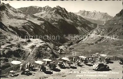 Klausenpass Hotel Klausenpasshoehe Terrasse gegen Urirotstock Auto Kat. Klausen