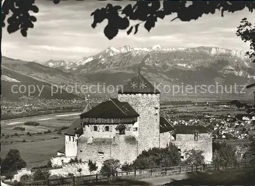 Vaduz Schloss Blick nach Buchs Saentis Altmann und Kreuzberge Kat. Vaduz