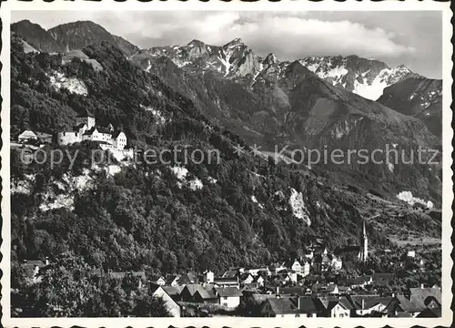 Vaduz Gesamtansicht mit Schloss und Alpen Kat. Vaduz