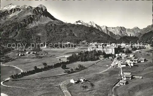 Maloja GR gegen Bergeller Berge / Maloja Graubuenden /Bz. Maloja