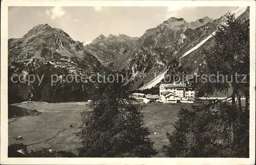 Maloja GR Hotel Kulm mit Bergeller Bergen / Maloja Graubuenden /Bz. Maloja