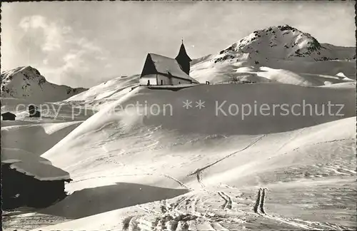 Innerarosa mit Kirchlein gegen Weisshorn Kat. Innerarosa